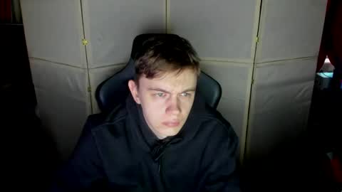 Snapshot of aron_neall chatting on 02.18.25 biggest penis  online show from 02.18.25