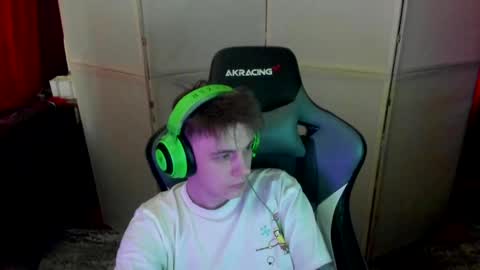 Snapshot of aron_neall chatting on 02.27.25 biggest penis  online show from 02.27.25