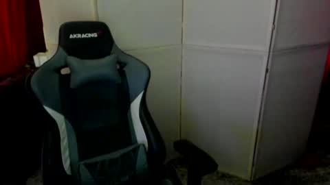 Snapshot of aron_neall chatting on 02.27.25 biggest penis  online show from 02.27.25