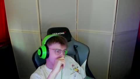 Snapshot of aron_neall chatting on 03.07.25 biggest penis  online show from 03.07.25