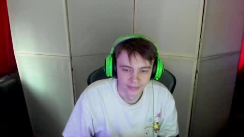 Snapshot of aron_neall chatting on 03.08.25 biggest penis  online show from 03.08.25