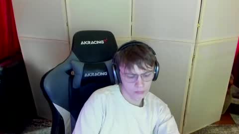 Snapshot of aron_neall chatting on 03.11.25 biggest penis  online show from 03.11.25