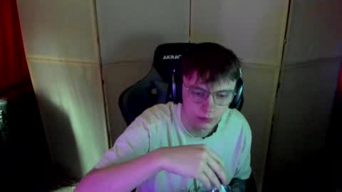 Snapshot of aron_neall chatting on 03.12.25 biggest penis  online show from 03.12.25