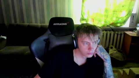 Snapshot of aron_neall chatting on 10.09.25 biggest penis  online show from 10.09.25