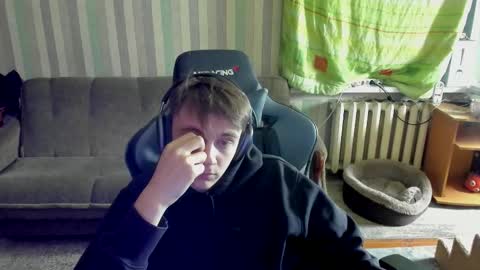 Snapshot of aron_neall chatting on 10.10.25 biggest penis  online show from 10.10.25