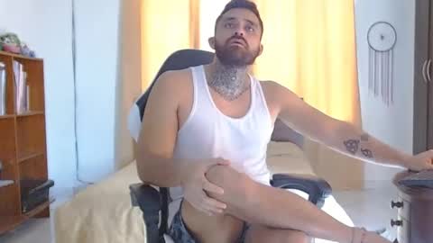 Snapshot of aronmiller404 chatting on 12.19.24 aronmiller online show from 12.19.24