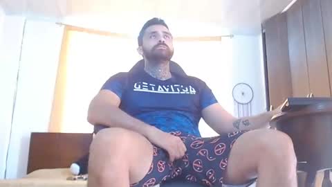 Snapshot of aronmiller404 chatting on 01.06.25 aronmiller online show from 01.06.25