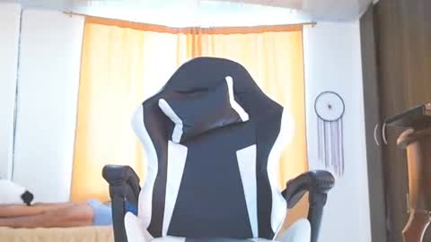 Snapshot of aronmiller404 chatting on 01.24.25 aronmiller online show from 01.24.25