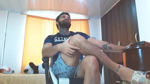 Snapshot of aronmiller404 chatting on 01.27.25 aronmiller online show from 01.27.25