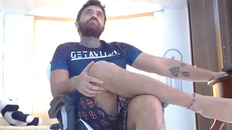 Snapshot of aronmiller404 chatting on 01.28.25 aronmiller online show from 01.28.25