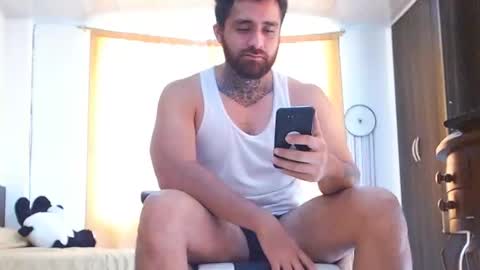 Snapshot of aronmiller404 chatting on 02.04.25 aronmiller online show from 02.04.25