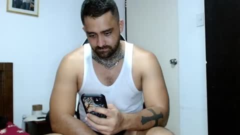 Snapshot of aronmiller404 chatting on 09.23.25 aronmiller online show from 09.23.25