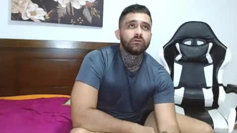 Snapshot of aronmiller404 chatting on 09.25.25 aronmiller online show from 09.25.25