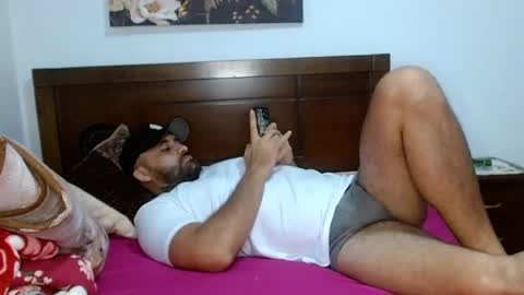 Snapshot of aronmiller404 chatting on 09.29.25 aronmiller online show from 09.29.25