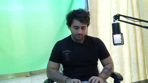 Snapshot of aronmiller404 chatting on 07.24.26 aronmiller online show from 07.24.26