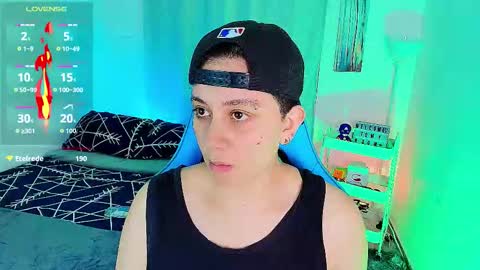 Snapshot of arontroy_wi chatting on 09.16.25 noah and ivy online show from 09.16.25