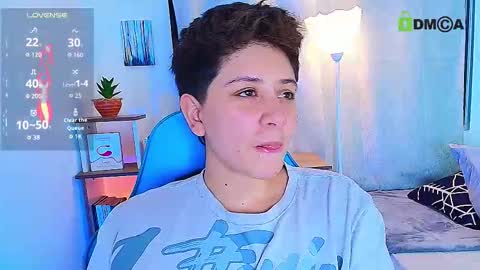 Snapshot of arontroy_wi chatting on 10.10.25 noah and ivy online show from 10.10.25