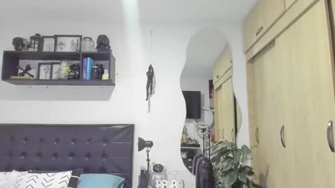 ARON  Independent model  online show from 09.16.25