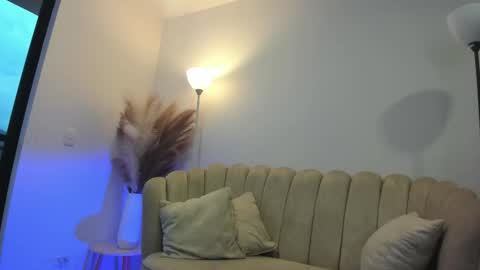   online show from 11.03.25