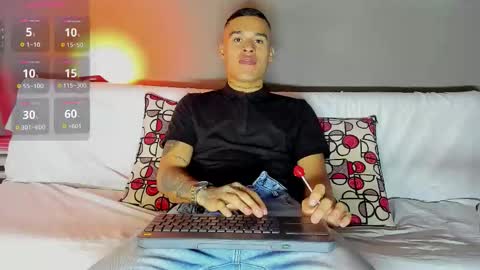 Snapshot of aroon_fit chatting on 03.01.26 AROON HOT online show from 03.01.26