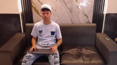 Aroon   online show from 03.22.26