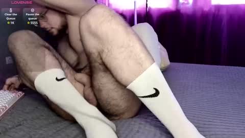 Snapshot of aroslav_ chatting on 02.18.25 olejjka online show from 02.18.25