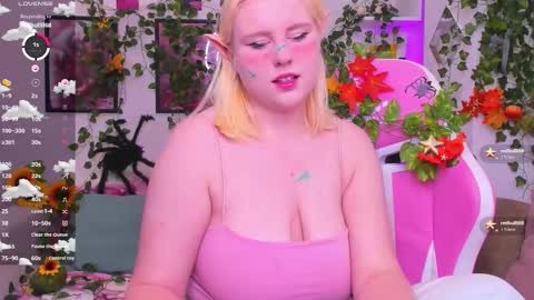 Snapshot of art_lovee chatting on 10.25.25 Lea online show from 10.25.25