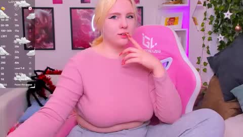 art_lovee_ online show from 12.23.25