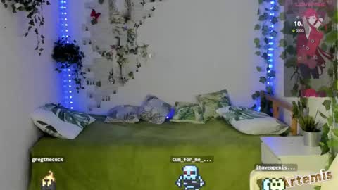 Snapshot of artemis696 chatting on 10.02.25 Artemis  my pvt is open and lovense is active  online show from 10.02.25