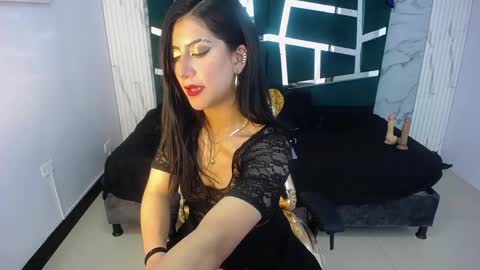Snapshot of artemisa_ch1 chatting on 01.15.25 ARTEMISA online show from 01.15.25