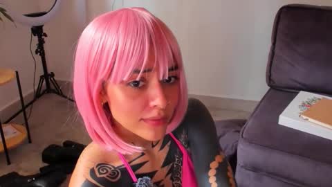 Linda  independent model artgeea online show from 09.29.25