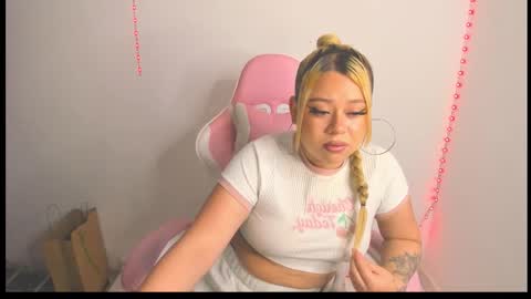 Snapshot of arthemiss033 chatting on 02.24.26 Val online show from 02.24.26