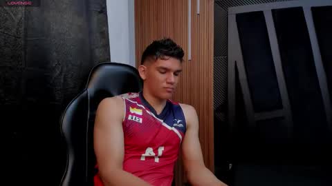 Snapshot of arthur_holland chatting on 09.08.25 Arthur hollands online show from 09.08.25