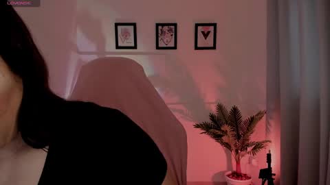Snapshot of artmist_ chatting on 02.04.25 Eli online show from 02.04.25