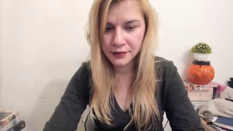 Snapshot of artsyandcraftsy_ chatting on 02.25.25 MIA online show from 02.25.25