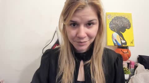 Snapshot of artsyandcraftsy_ chatting on 03.04.25 MIA online show from 03.04.25