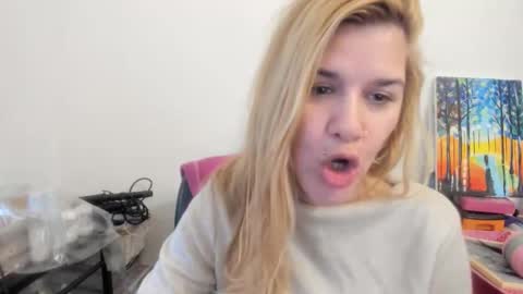 Snapshot of artsyandcraftsy_ chatting on 02.04.26 MIA online show from 02.04.26