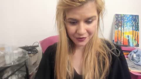 Snapshot of artsyandcraftsy_ chatting on 02.05.26 MIA online show from 02.05.26