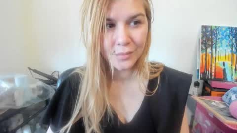 Snapshot of artsyandcraftsy_ chatting on 02.07.26 MIA online show from 02.07.26