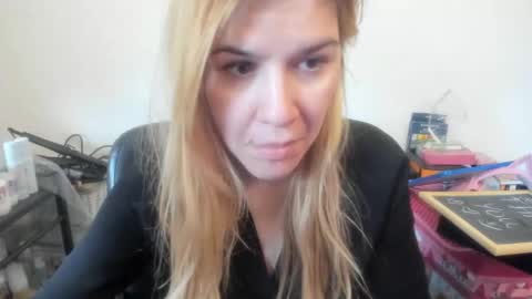 Snapshot of artsyandcraftsy_ chatting on 02.14.26 MIA online show from 02.14.26