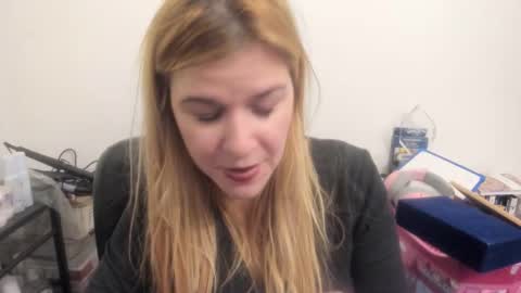 Snapshot of artsyandcraftsy_ chatting on 02.14.26 MIA online show from 02.14.26