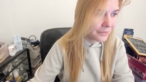 Snapshot of artsyandcraftsy_ chatting on 02.17.26 MIA online show from 02.17.26