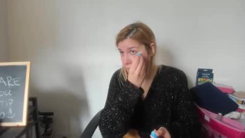 Snapshot of artsyandcraftsy_ chatting on 02.21.26 MIA online show from 02.21.26