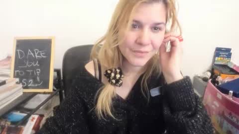 Snapshot of artsyandcraftsy_ chatting on 02.21.26 MIA online show from 02.21.26