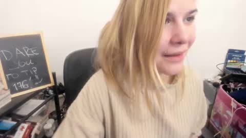 Snapshot of artsyandcraftsy_ chatting on 02.23.26 MIA online show from 02.23.26