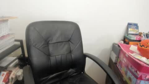 Snapshot of artsyandcraftsy_ chatting on 03.02.26 MIA online show from 03.02.26