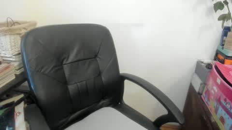 Snapshot of artsyandcraftsy_ chatting on 03.10.26 MIA online show from 03.10.26