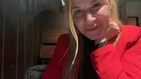 Snapshot of artsyandcraftsy_ chatting on 03.14.26 MIA online show from 03.14.26