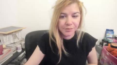 Snapshot of artsyandcraftsy_ chatting on 03.16.26 MIA online show from 03.16.26