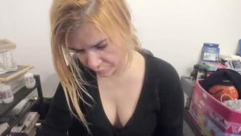 Snapshot of artsyandcraftsy_ chatting on 03.18.26 MIA online show from 03.18.26